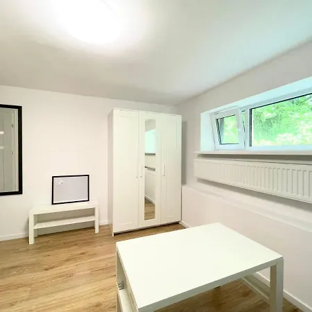 Apartment 2 Min To Subway, Good Localisation, Batorego 16 A6 *